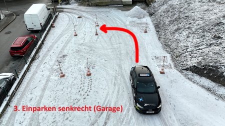 3. Einparken senkrecht (Garage)
