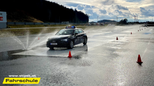 Fahrschule STIPEK - leichter geht's nicht!